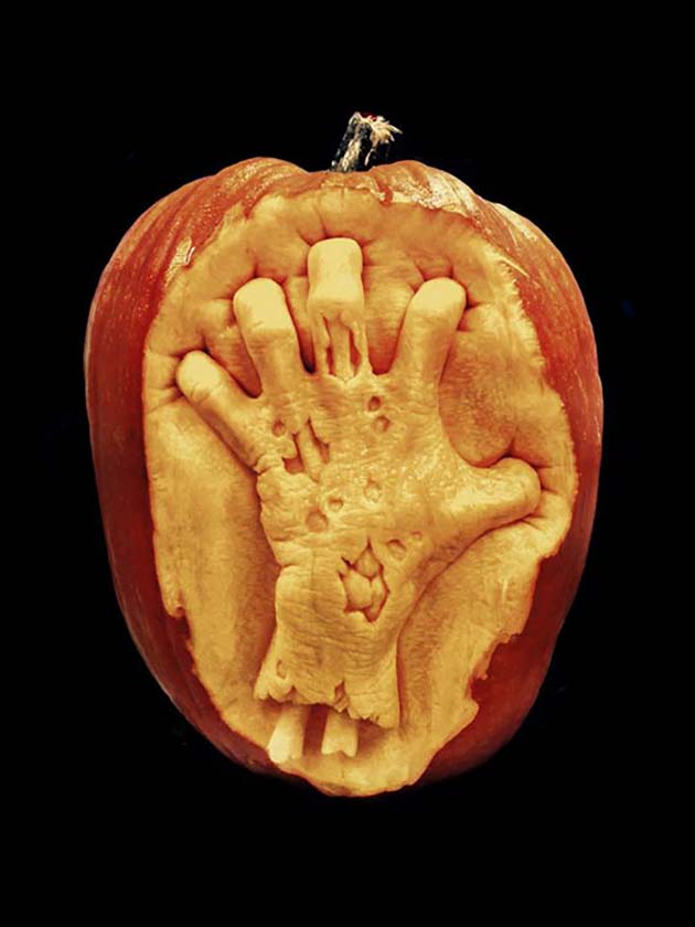 pumpkin-carving-by-ray-villafane-studios-9
