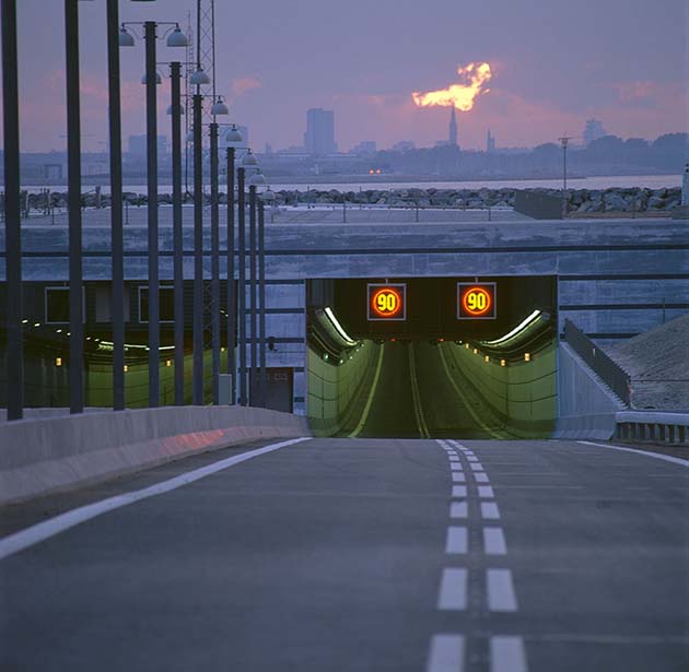 tunnel-bridge-oresund-link-artificial-island-sweden-denmark-12