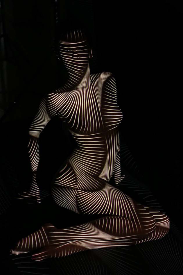 woman-portraits-light-stripes-patterns-shadow-photography-dani-olivier-19